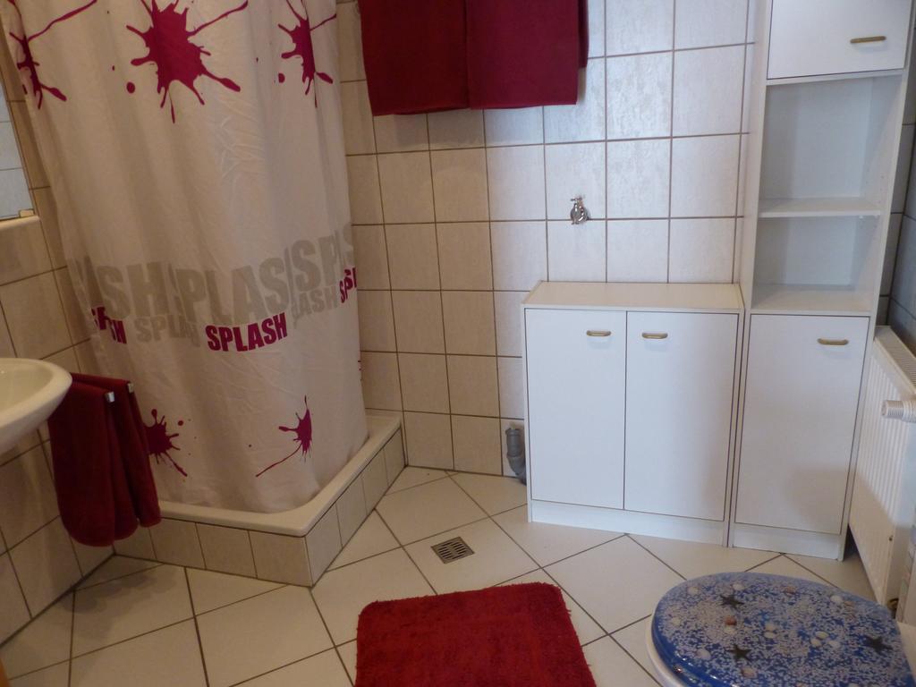Anja'S Ferienwohnung Alken Luaran gambar